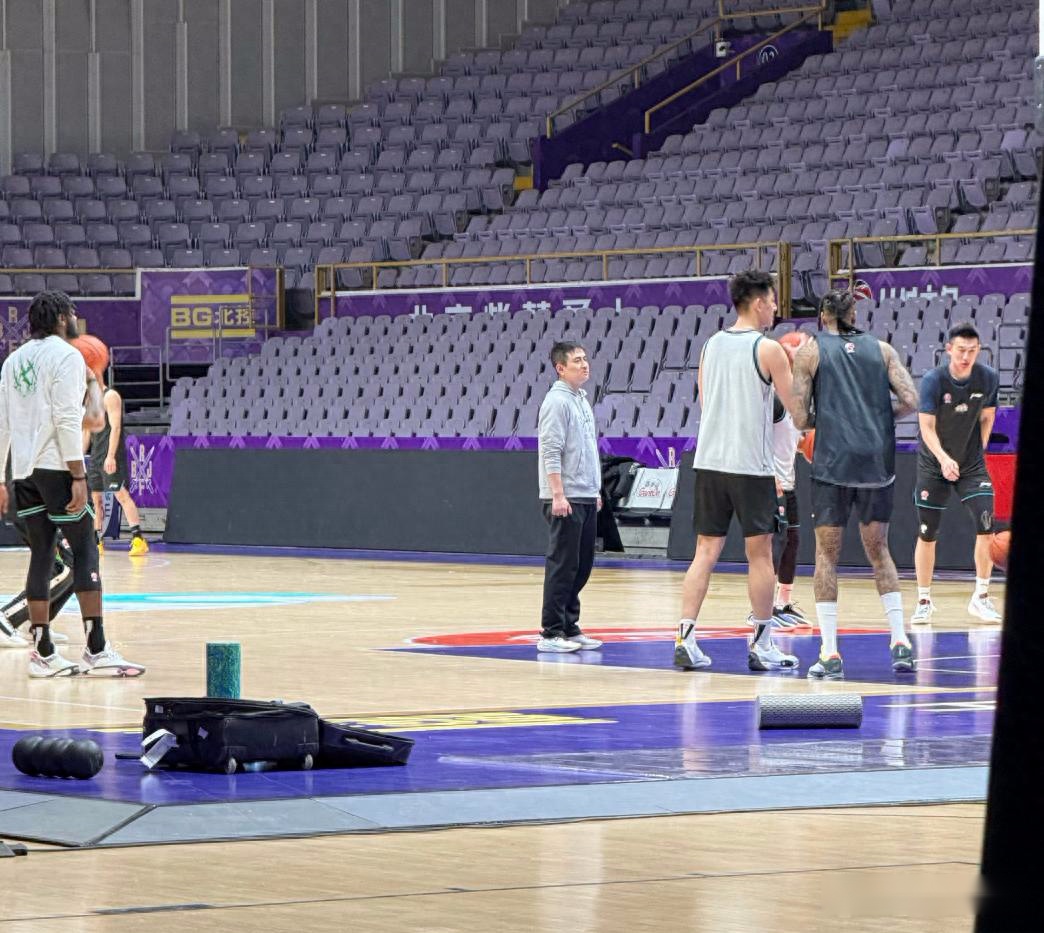 备战北控！提前半小时训练，展望比赛，回应三连客与赵继伟伤情