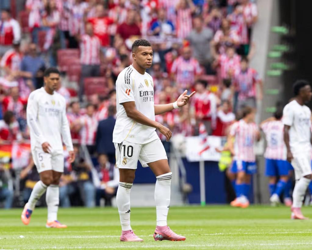 皇马去年共参赛67场比赛打破队史纪录，却以零冠收官