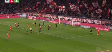 第30分钟，奥利塞传中，迪亚斯头球破门，拜仁2-1狼堡