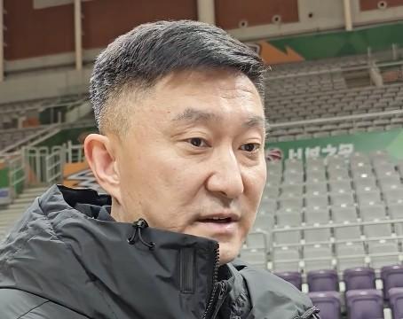 杜锋：辽粤交锋一直备受瞩目，辽宁虽然在人员交替但底蕴依旧