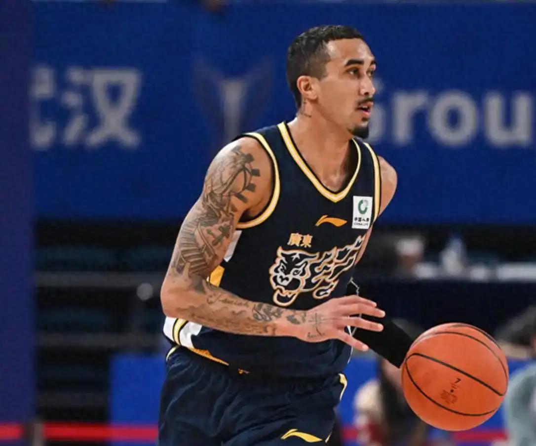 全场碾压！奎因狂砍42+7徐杰15分6助攻 广东21分大胜吉林