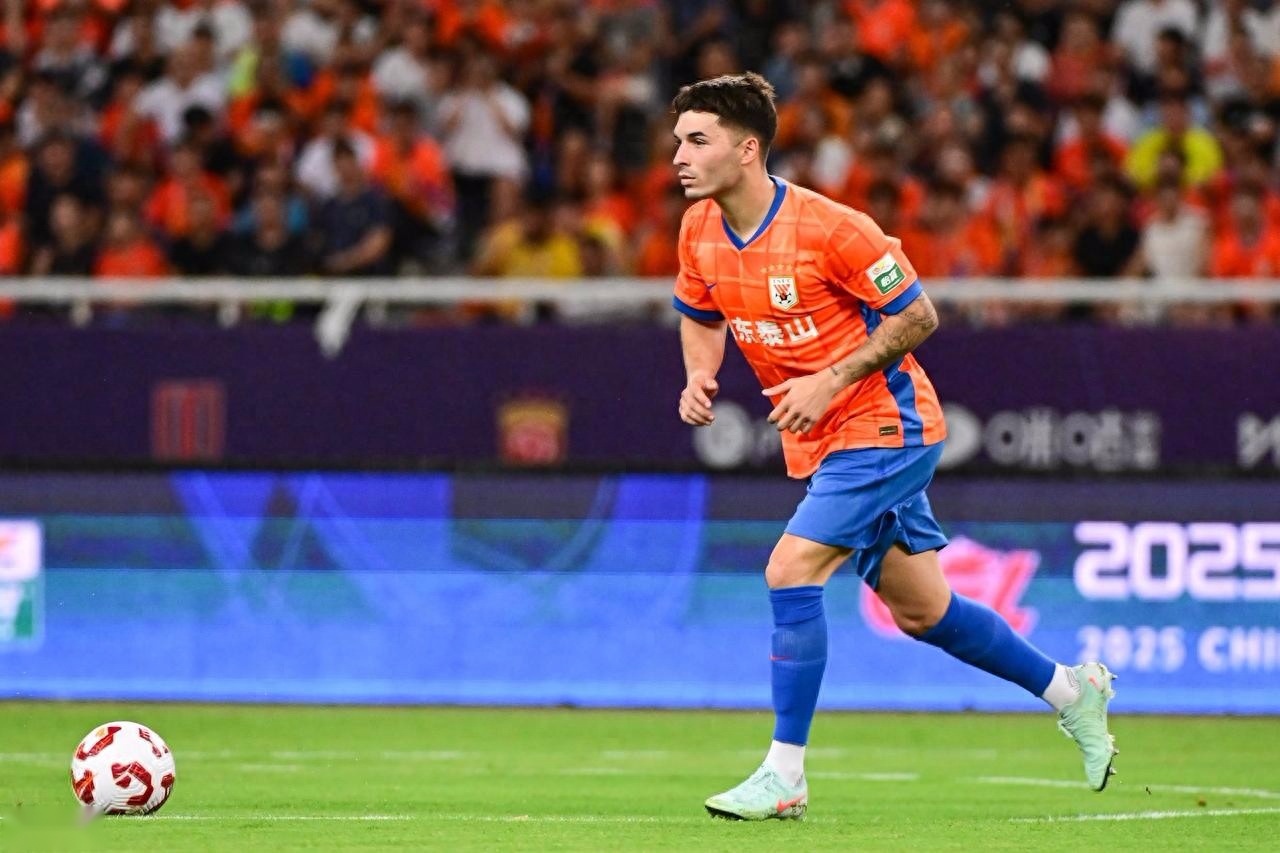 山东鲁能自己打脸了？水货外援加盟仅半年就解约，中超球队没人要