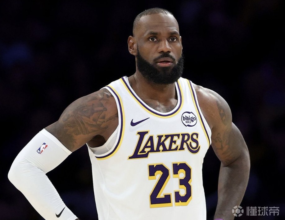 艾顿：伟大的球员能适配任何体系，这正是詹姆斯今天所做的